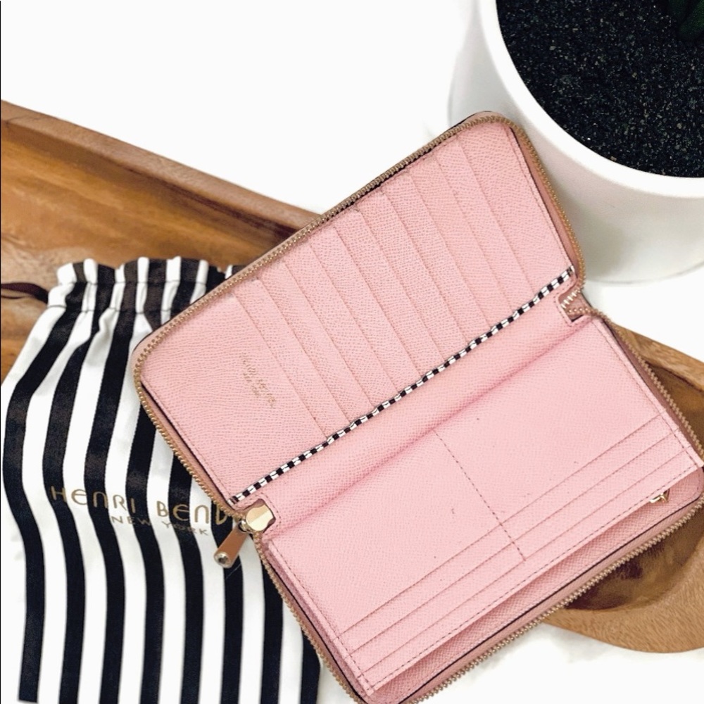 Henri Bendel Wallet